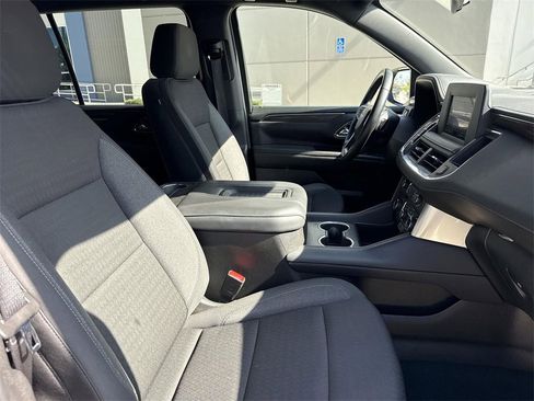 Used 2024 Chevrolet Suburban LS image 25