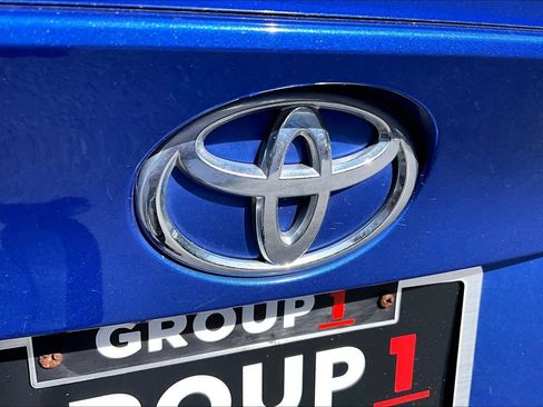 Used 2018 Toyota C-HR XLE FWD image 30