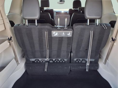 Used 2020 Chrysler Pacifica Touring-L Plus w/ Tire & Wheel Group image 12