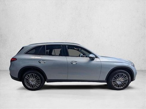 Used 2026 Mercedes-Benz GLC 300 image 4