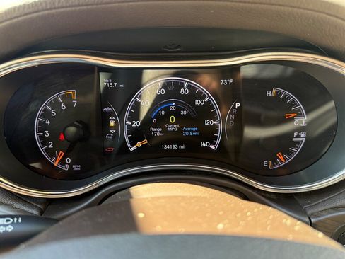 Used 2017 Jeep Grand Cherokee Overland AWD/4WD image 19