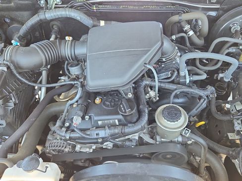 Used 2022 Toyota Tacoma SR w/ SR Convenience Package RWD image 10