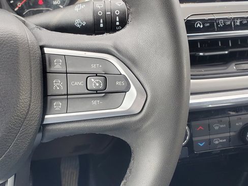 Used 2023 Jeep Compass Limited AWD/4WD image 12
