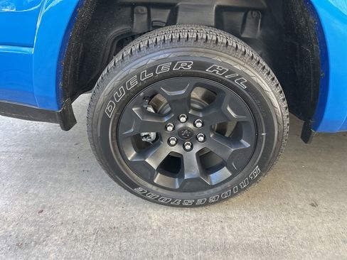 Used 2025 RAM 1500 Big Horn AWD/4WD image 23