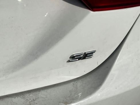 Certified 2021 Toyota Camry SE FWD image 21
