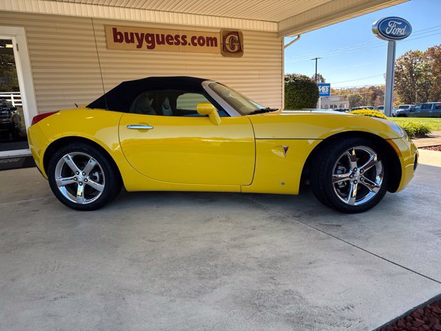 Used 2008 Pontiac Solstice GXP w/ Premium Package RWD image 13