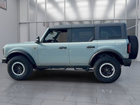 Used 2023 Ford Bronco Badlands AWD/4WD image 4