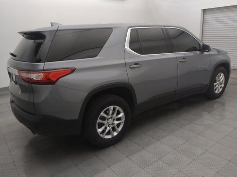 Used 2021 Chevrolet Traverse LS FWD image 10