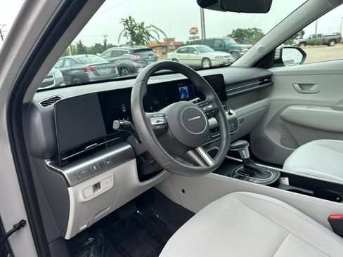 Used 2025 Hyundai Kona SEL AWD/4WD image 11