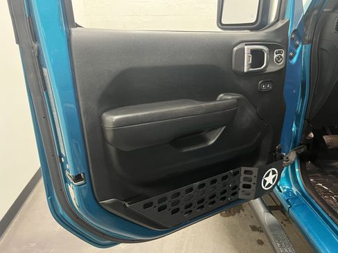 Used 2020 Jeep Wrangler Sport image 21