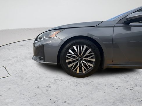Used 2023 Nissan Altima 2.5 SV FWD image 35