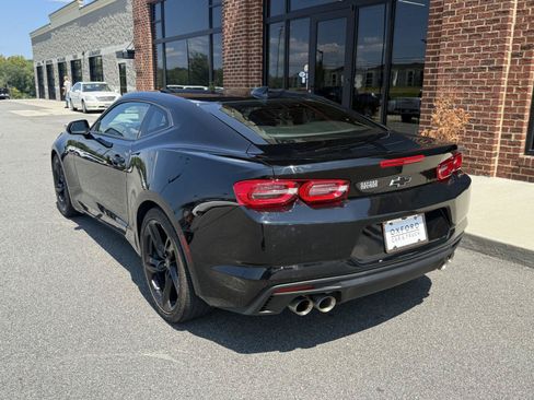 Used 2023 Chevrolet Camaro LT RWD image 26