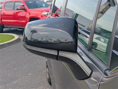 Used 2022 Toyota Sienna XSE image 11