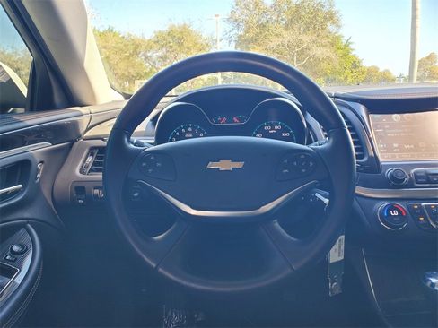 Used 2017 Chevrolet Impala LT image 22