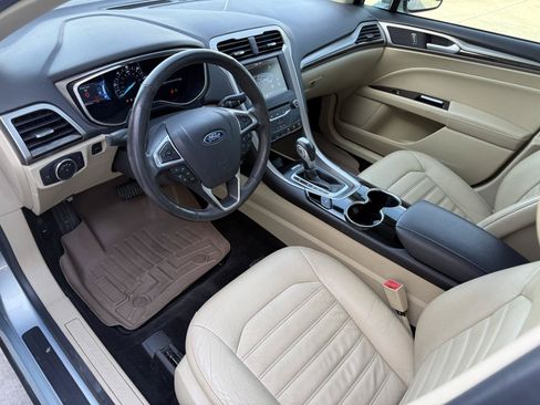Used 2014 Ford Fusion SE w/ Equipment Group 502A FWD image 11