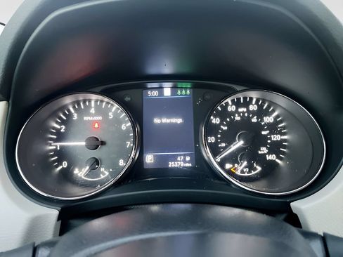 Used 2022 Nissan Rogue Sport SL FWD image 12