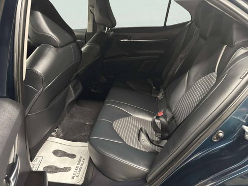 Used 2021 Toyota Camry SE FWD image 16