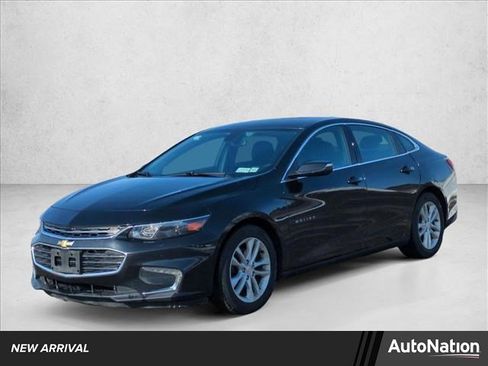 Used 2017 Chevrolet Malibu LT image 1