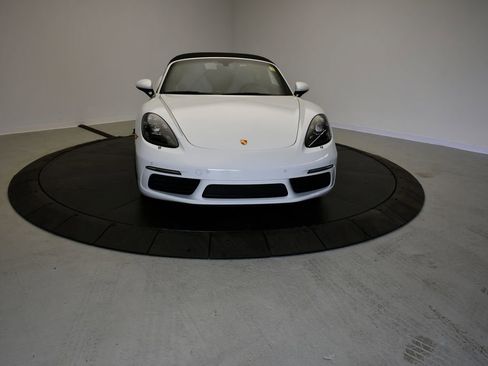 Certified 2024 Porsche 718 Boxster RWD image 11