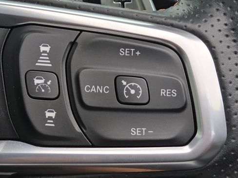 Used 2022 Jeep Wrangler Unlimited Rubicon w/ Trailer Tow Package AWD/4WD image 29
