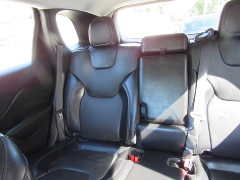 Used 2020 Jeep Cherokee Limited AWD/4WD image 8