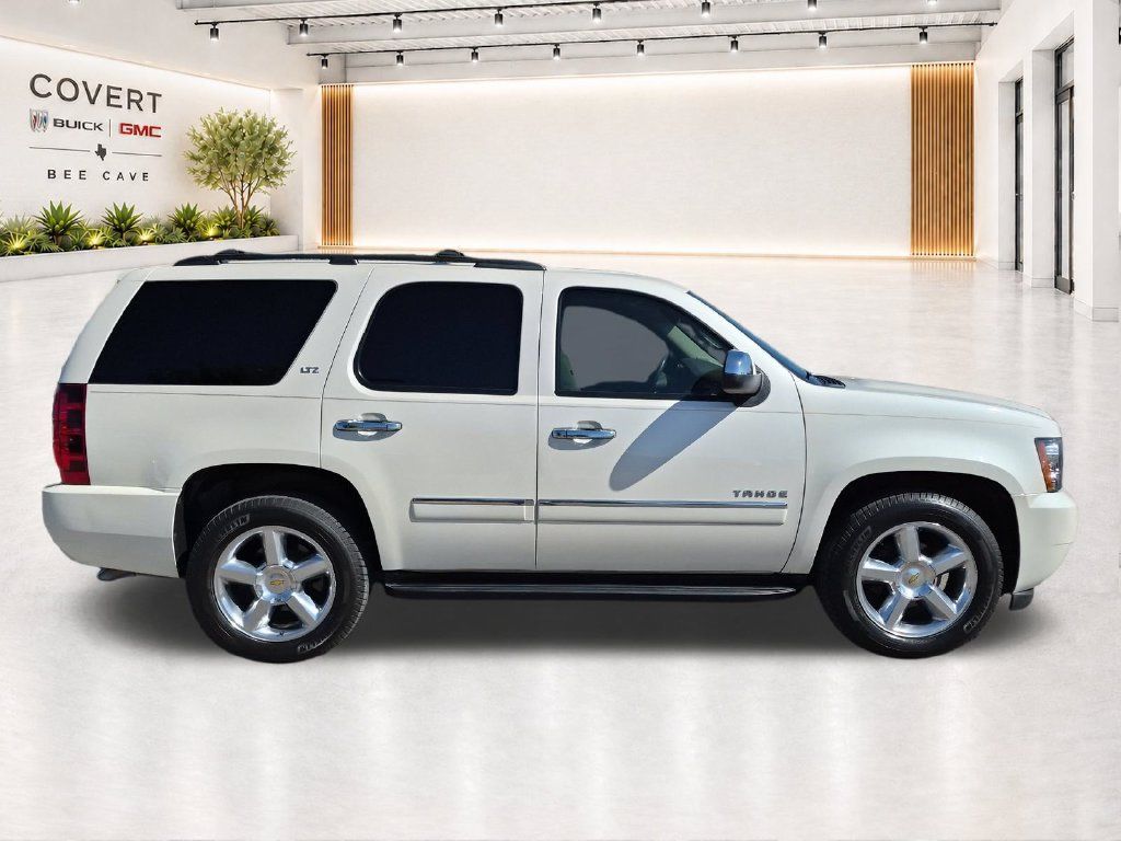 Used 2013 Chevrolet Tahoe LTZ RWD image 15