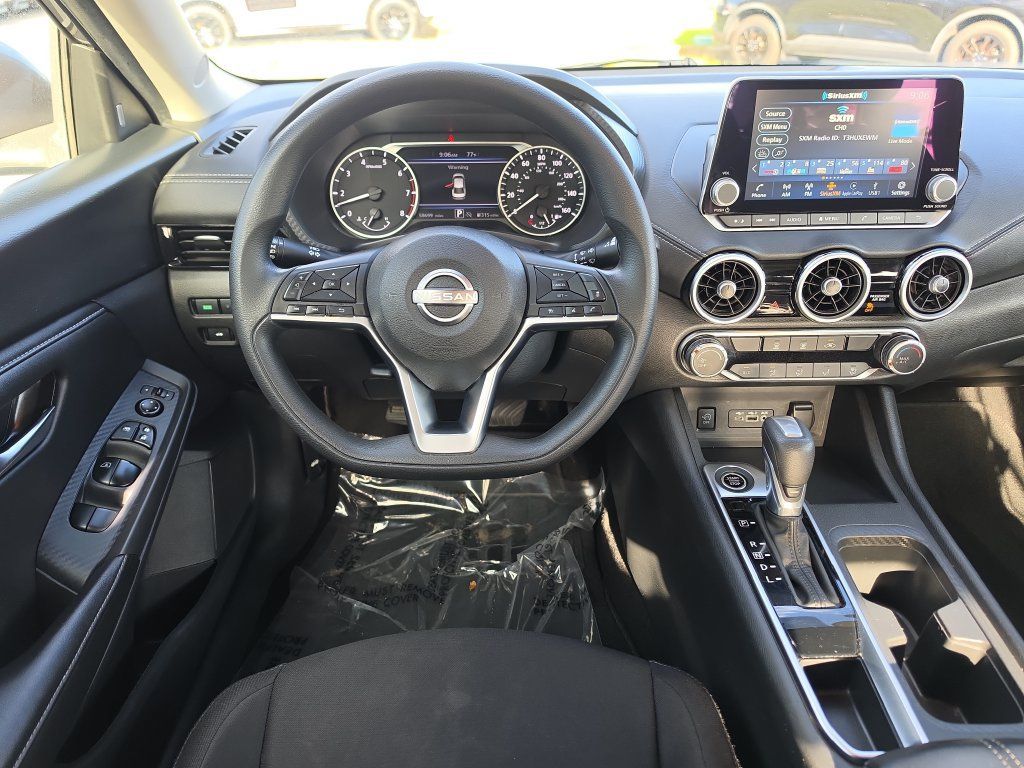 Used 2024 Nissan Sentra SV FWD image 9