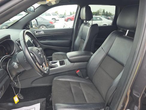 Used 2020 Jeep Grand Cherokee Altitude AWD/4WD image 7