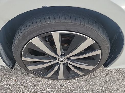 Used 2020 Nissan Altima 2.5 SR FWD image 3