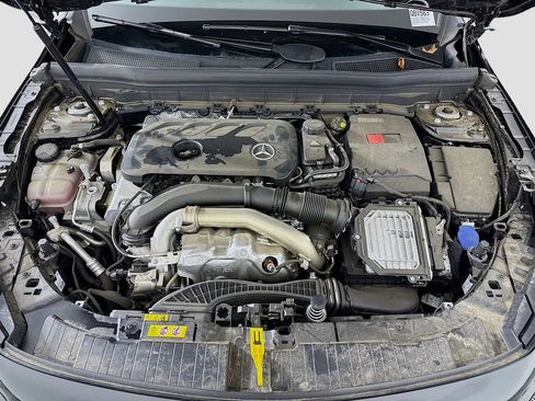 Used 2024 Mercedes-Benz GLB 250 4MATIC image 28