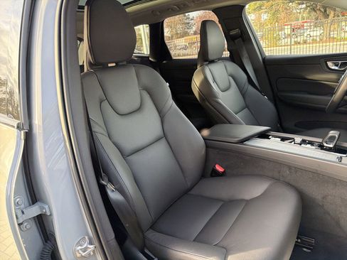 Certified 2025 Volvo XC60 B5 Plus image 27