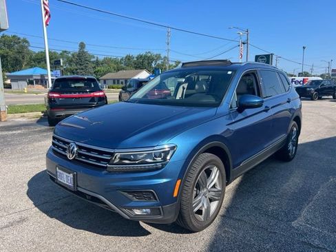 Used 2019 Volkswagen Tiguan SEL Premium AWD/4WD image 2