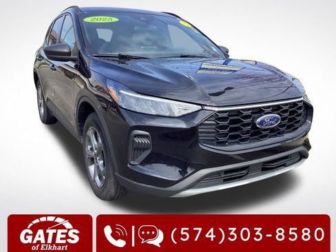 Used 2025 Ford Escape ST-Line image 1