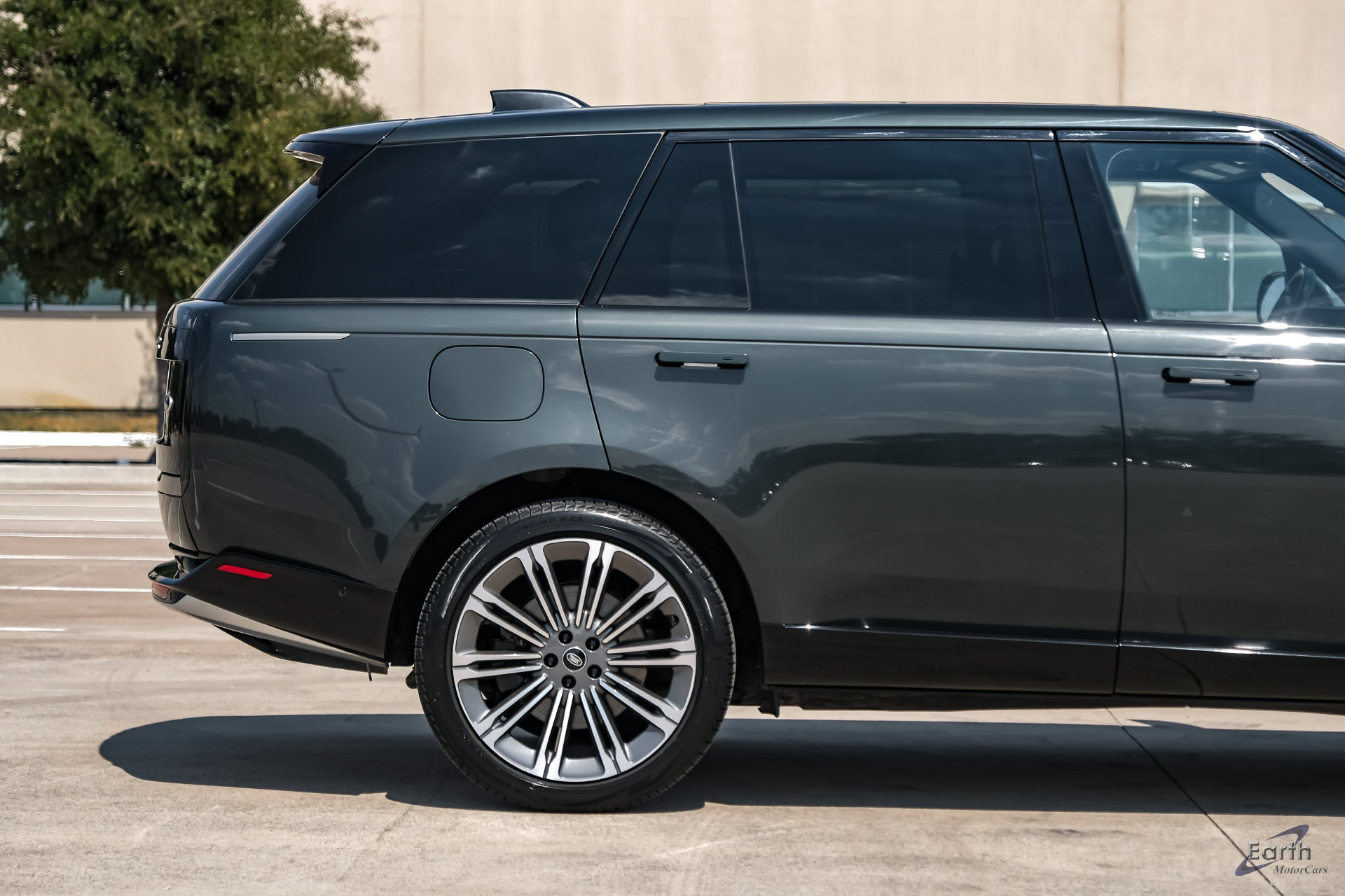 Used 2023 Land Rover Range Rover Long Wheelbase Autobiography AWD/4WD image 19