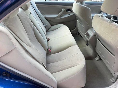 Used 2011 Toyota Camry LE image 11