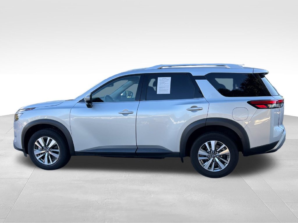 Used 2025 Nissan Pathfinder SL FWD image 8