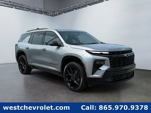 Used 2024 Chevrolet Traverse RS w/ LPO, Floor Liner Package AWD/4WD image 1