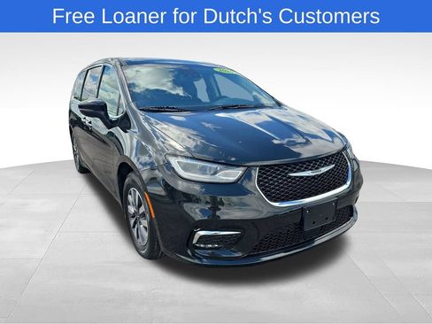 Used 2023 Chrysler Pacifica Touring-L FWD image 7