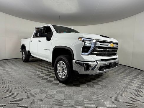 Used 2025 Chevrolet Silverado 2500 LTZ AWD/4WD image 5