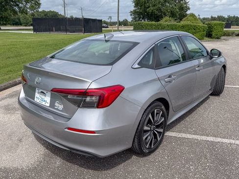 Used 2022 Honda Civic EX image 4