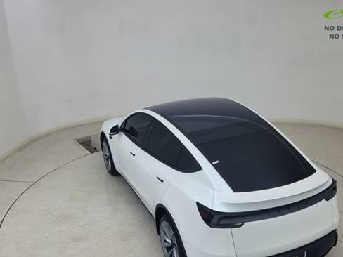Used 2026 Tesla Model Y Long Range RWD image 78