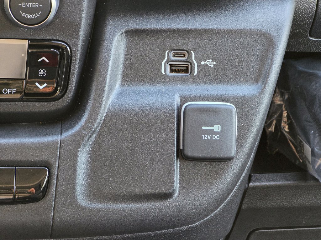 New 2026 RAM ProMaster 2500 w/ Convenience Group FWD image 31