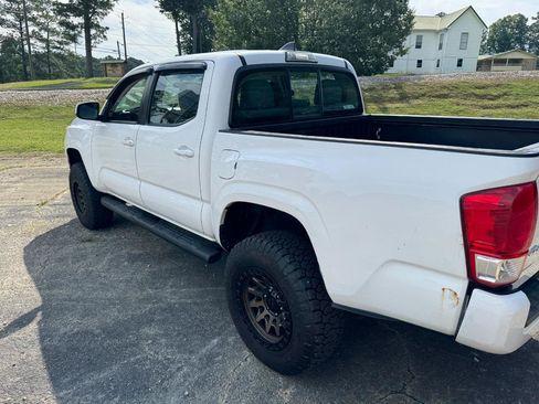 Used 2017 Toyota Tacoma SR w/ Tow Package AWD/4WD image 20