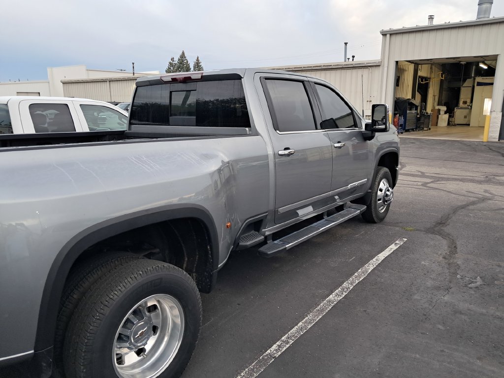 Used 2025 Chevrolet Silverado 3500 High Country w/ High Country Premium Package AWD/4WD image 7