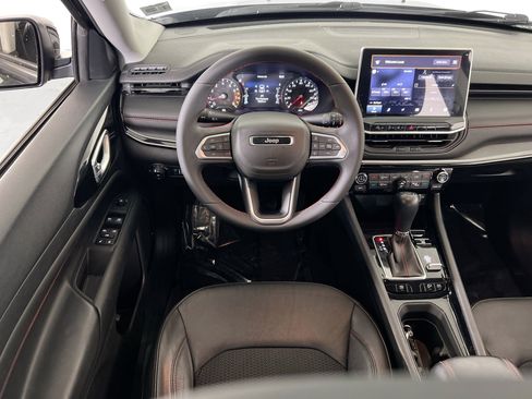 Used 2022 Jeep Compass Trailhawk AWD/4WD image 19