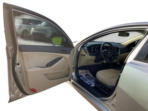 Used 2012 Kia Optima LX w/ Convenience Pkg image 10