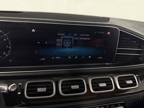 Used 2022 Mercedes-Benz GLS 450 4MATIC image 35