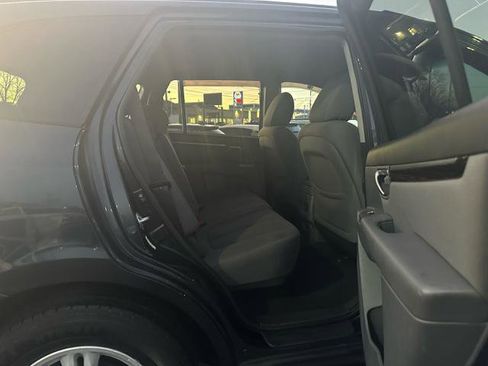 Used 2010 Hyundai Santa Fe GLS image 16