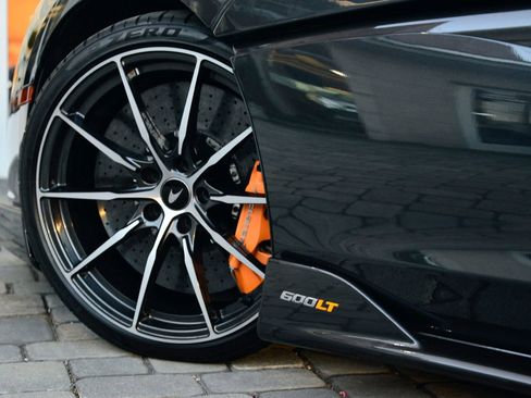 Used 2020 McLaren 600LT Spider RWD image 23