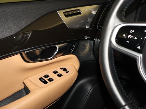 Used 2018 Volvo XC90 T6 Momentum w/ Convenience Package image 31